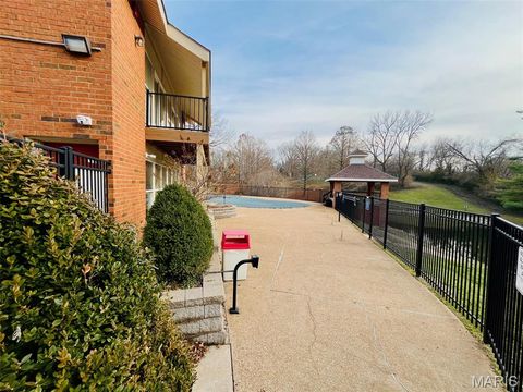 Tiny photo for 1939 Hunting Lake Court #1939, Kirkwood, MO 63122 (MLS # 25082401)