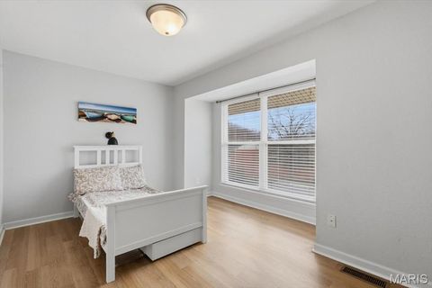 Tiny photo for 1939 Hunting Lake Court #1939, Kirkwood, MO 63122 (MLS # 25082401)