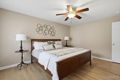 Tiny photo for 1939 Hunting Lake Court #1939, Kirkwood, MO 63122 (MLS # 25082401)