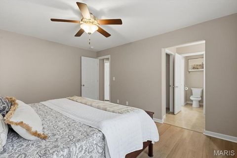 Tiny photo for 1939 Hunting Lake Court #1939, Kirkwood, MO 63122 (MLS # 25082401)