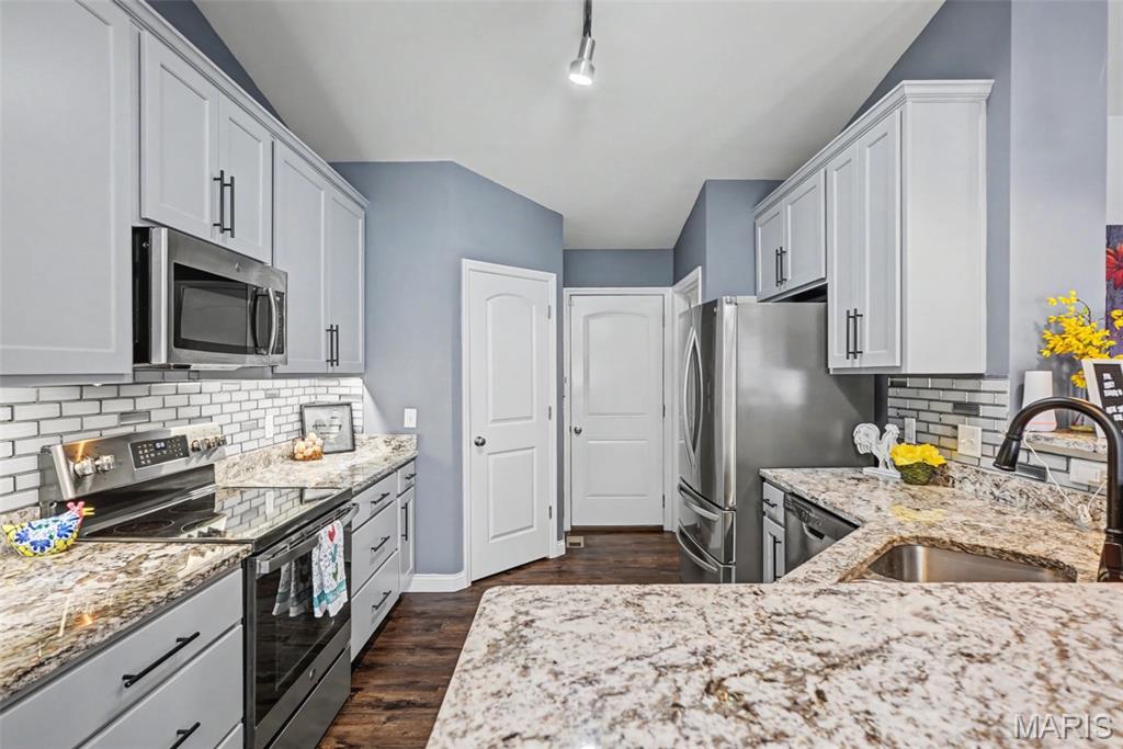 Falcons Crest - Residential