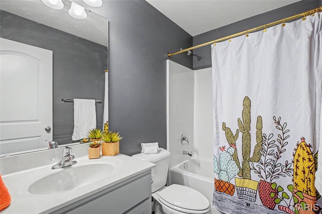 Falcons Crest - Residential