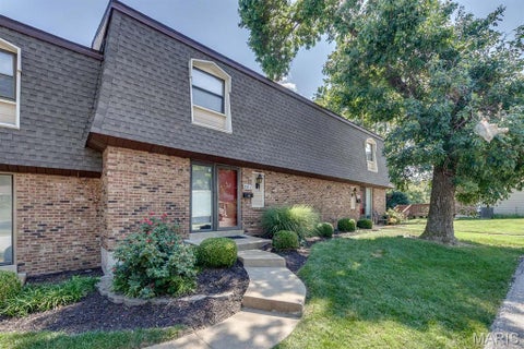 Tiny photo for 230 Braeshire Drive #E, Ballwin, MO 63021 (MLS # 26055464)