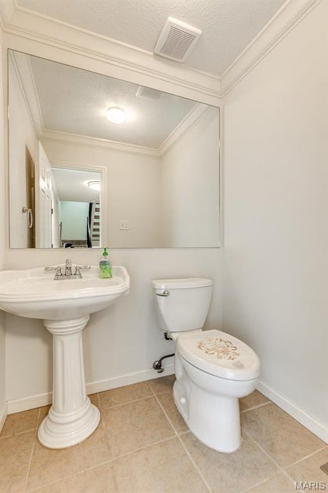 Tiny photo for 230 Braeshire Drive #E, Ballwin, MO 63021 (MLS # 26055464)