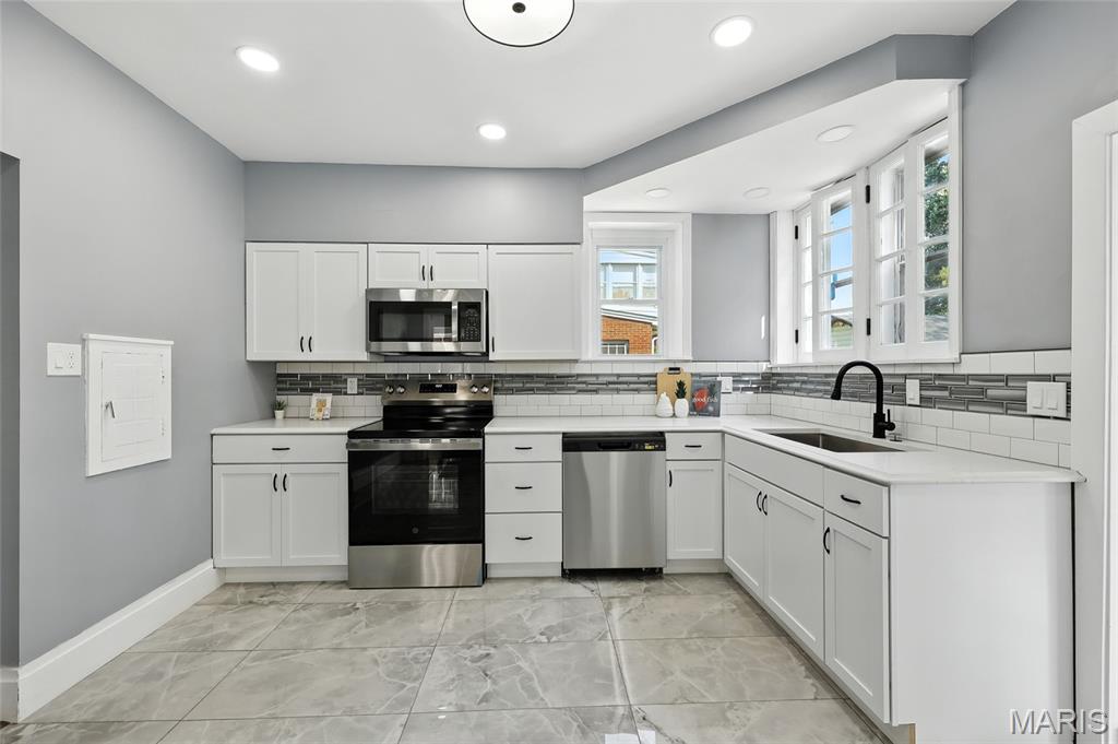 St Louis, Missouri 63121, United States, 5 Bedrooms Bedrooms, ,3 BathroomsBathrooms,Residential,Active,197397