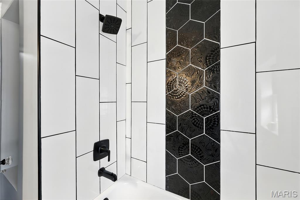 St Louis, Missouri 63121, United States, 5 Bedrooms Bedrooms, ,3 BathroomsBathrooms,Residential,Active,197397