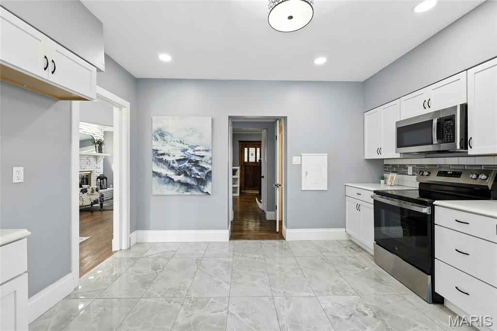 St Louis, Missouri 63121, United States, 5 Bedrooms Bedrooms, ,3 BathroomsBathrooms,Residential,Active,197397