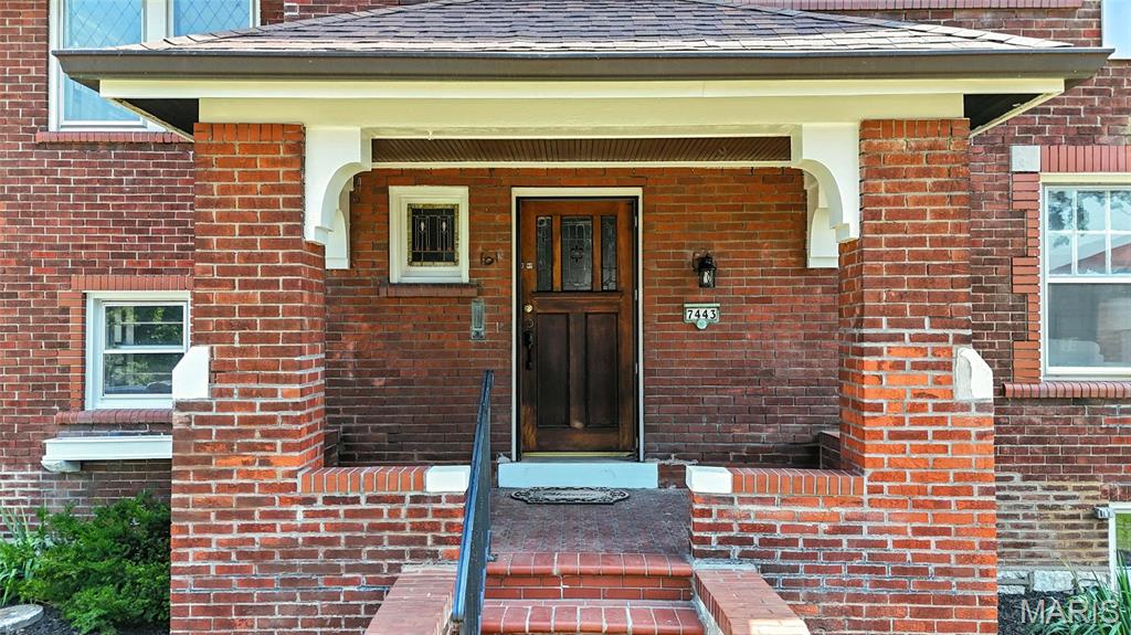 St Louis, Missouri 63121, United States, 5 Bedrooms Bedrooms, ,3 BathroomsBathrooms,Residential,Active,197397