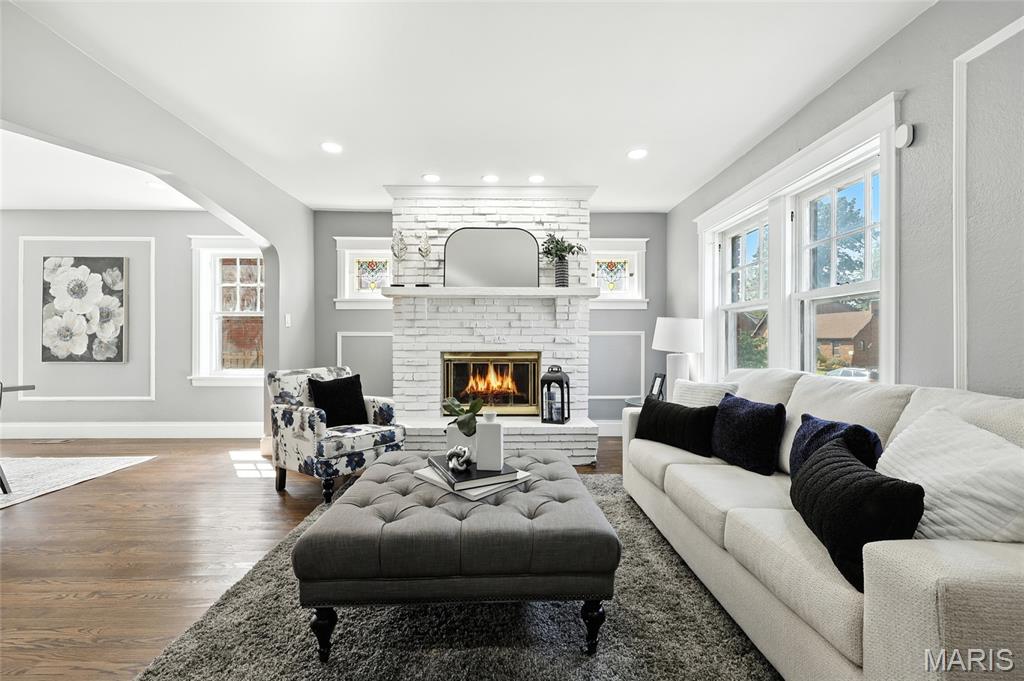 St Louis, Missouri 63121, United States, 5 Bedrooms Bedrooms, ,3 BathroomsBathrooms,Residential,Active,197397