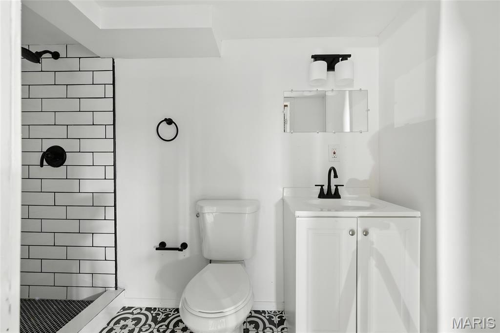 St Louis, Missouri 63121, United States, 5 Bedrooms Bedrooms, ,3 BathroomsBathrooms,Residential,Active,197397