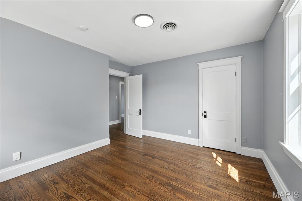 St Louis, Missouri 63121, United States, 5 Bedrooms Bedrooms, ,3 BathroomsBathrooms,Residential,Active,197397