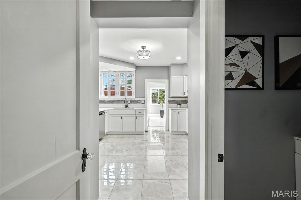 St Louis, Missouri 63121, United States, 5 Bedrooms Bedrooms, ,3 BathroomsBathrooms,Residential,Active,197397