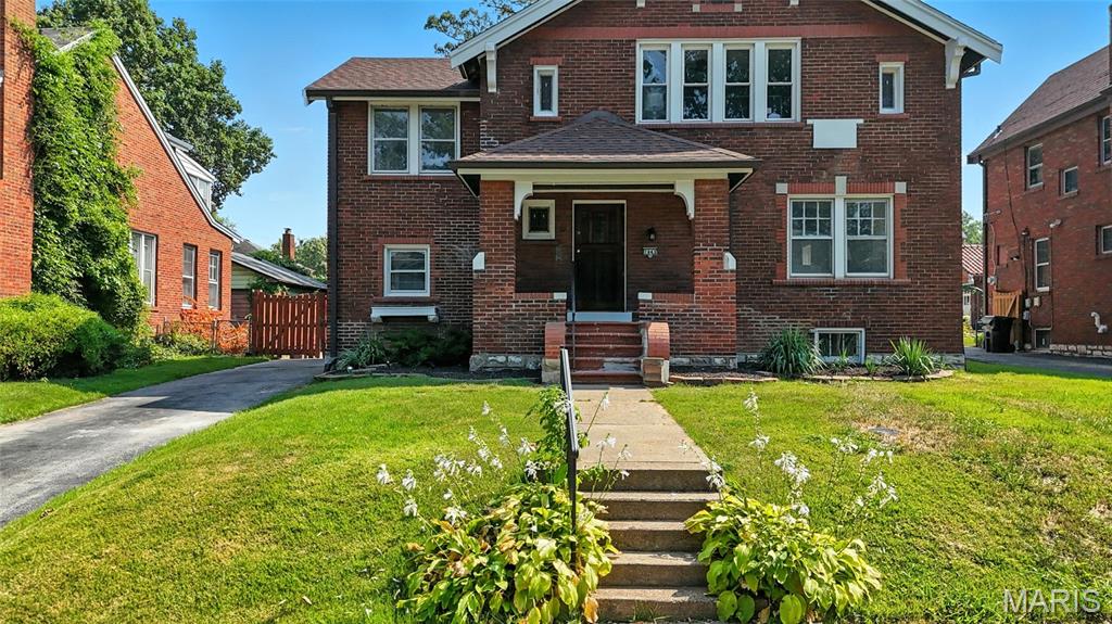 St Louis, Missouri 63121, United States, 5 Bedrooms Bedrooms, ,3 BathroomsBathrooms,Residential,Active,197397