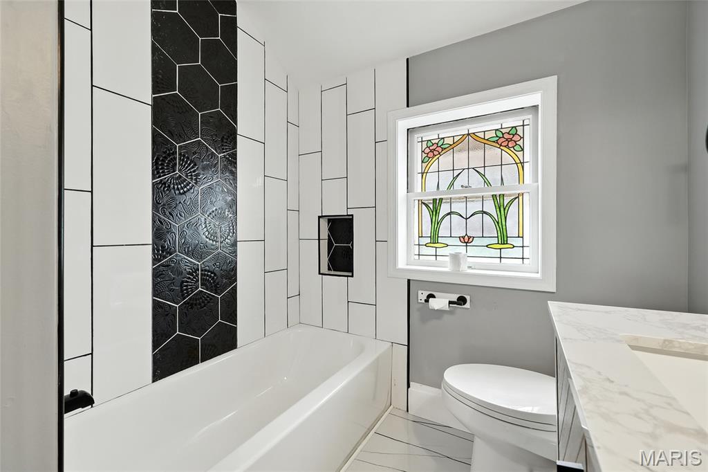 St Louis, Missouri 63121, United States, 5 Bedrooms Bedrooms, ,3 BathroomsBathrooms,Residential,Active,197397