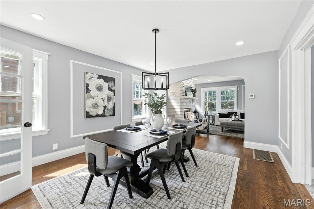 St Louis, Missouri 63121, United States, 5 Bedrooms Bedrooms, ,3 BathroomsBathrooms,Residential,Active,197397