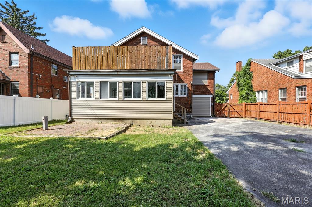 St Louis, Missouri 63121, United States, 5 Bedrooms Bedrooms, ,3 BathroomsBathrooms,Residential,Active,197397