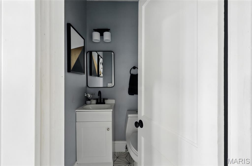 St Louis, Missouri 63121, United States, 5 Bedrooms Bedrooms, ,3 BathroomsBathrooms,Residential,Active,197397