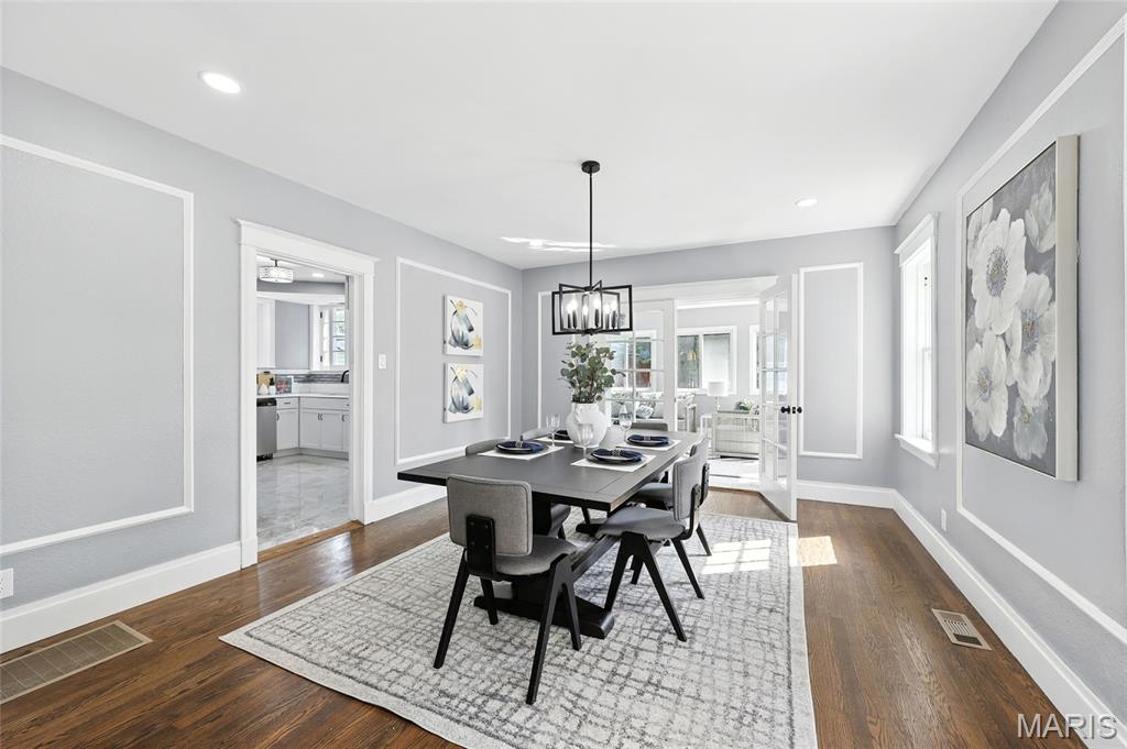 St Louis, Missouri 63121, United States, 5 Bedrooms Bedrooms, ,3 BathroomsBathrooms,Residential,Active,197397