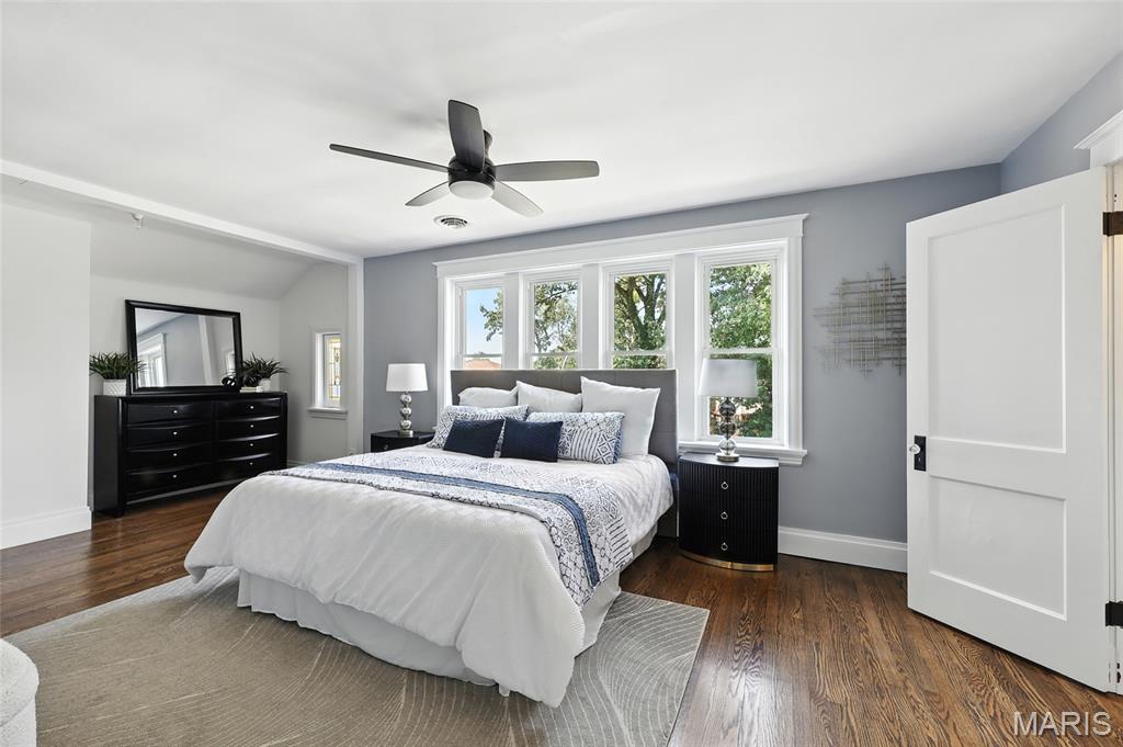 St Louis, Missouri 63121, United States, 5 Bedrooms Bedrooms, ,3 BathroomsBathrooms,Residential,Active,197397