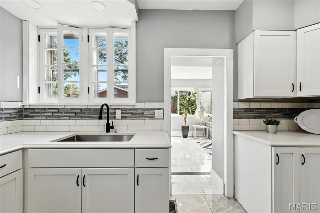 St Louis, Missouri 63121, United States, 5 Bedrooms Bedrooms, ,3 BathroomsBathrooms,Residential,Active,197397