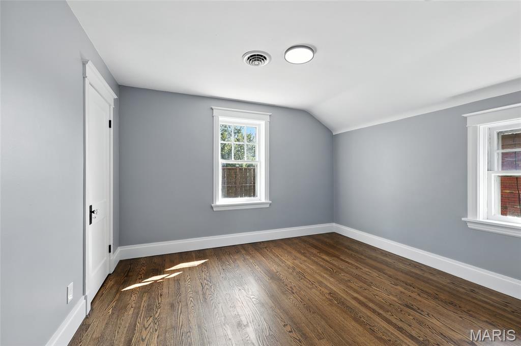 St Louis, Missouri 63121, United States, 5 Bedrooms Bedrooms, ,3 BathroomsBathrooms,Residential,Active,197397