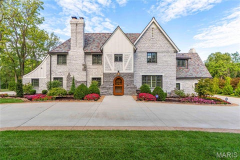 Photo of 1145 Center Drive, St Louis, MO 63117 (MLS # 26061475)