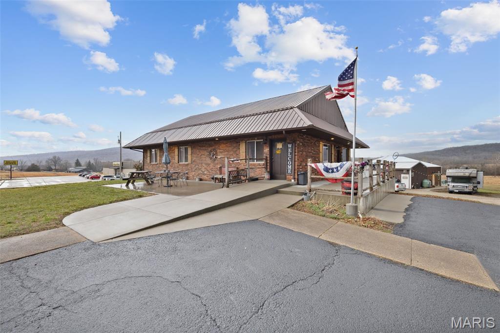 Pilot Knob - Commercial Sale