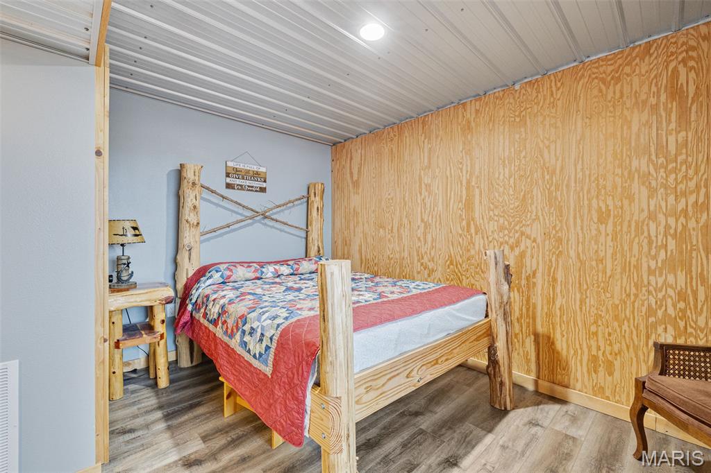 Pilot Knob - Commercial Sale