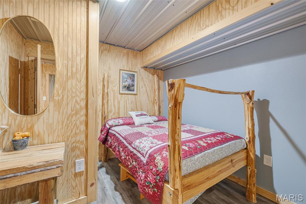 Pilot Knob - Commercial Sale