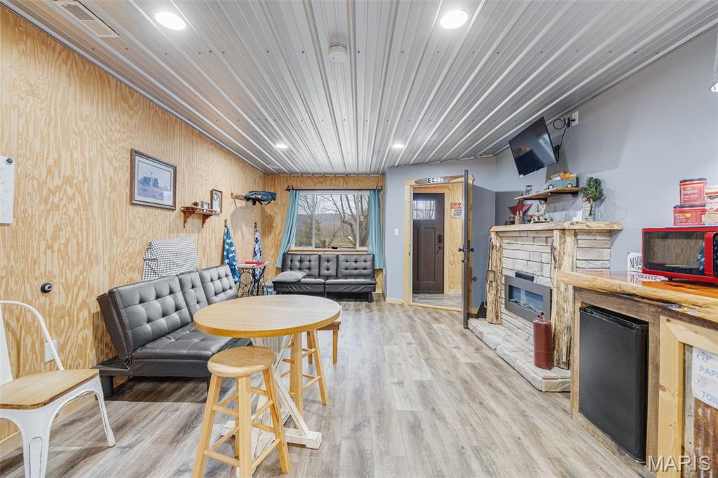 Pilot Knob - Commercial Sale