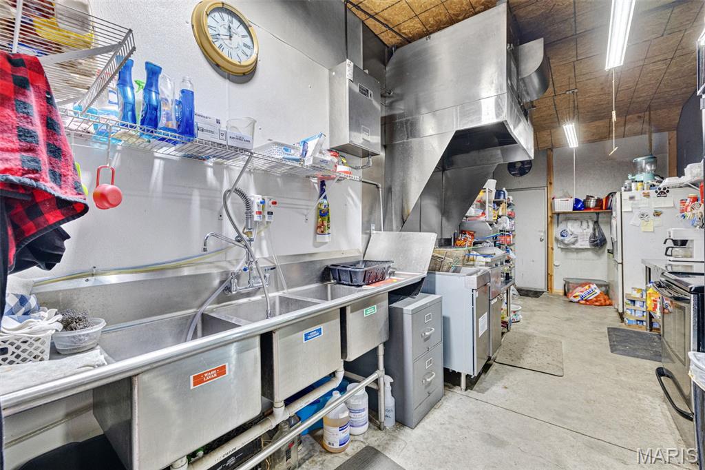 Pilot Knob - Commercial Sale