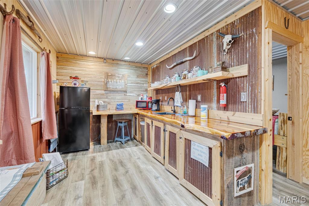 Pilot Knob - Commercial Sale