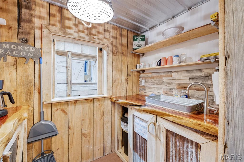 Pilot Knob - Commercial Sale