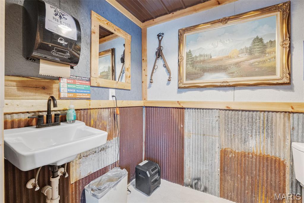 Pilot Knob - Commercial Sale