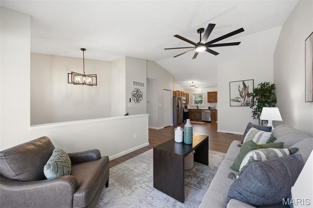 05 Oaks - Residential