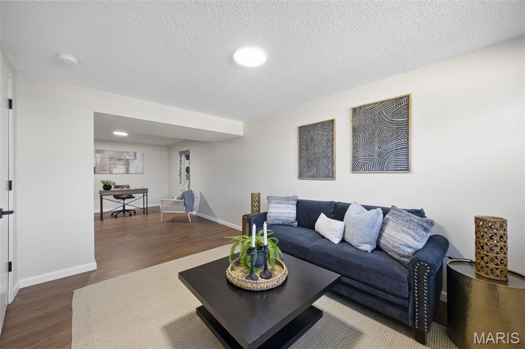 05 Oaks - Residential