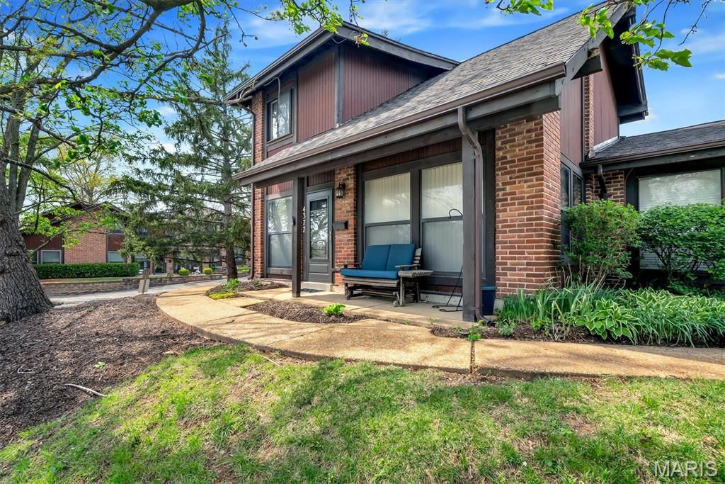 Photo of 4377 Kingbolt Boulevard, St Louis, MO 63129 (MLS # 26019482)