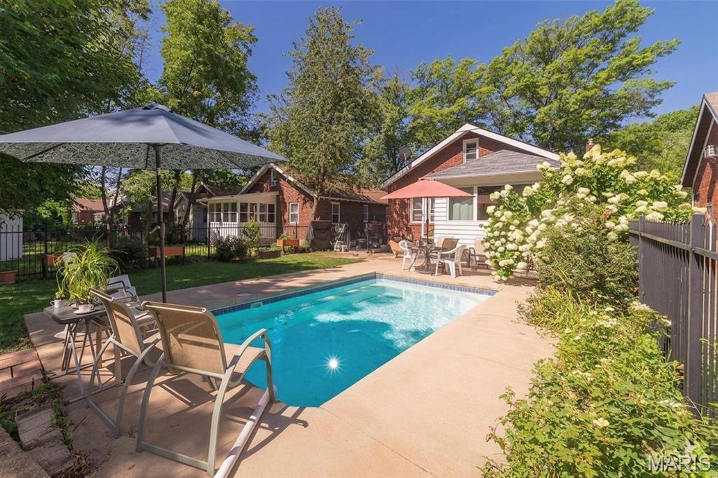 Laughlins Add To Sycamore Hills - Residential