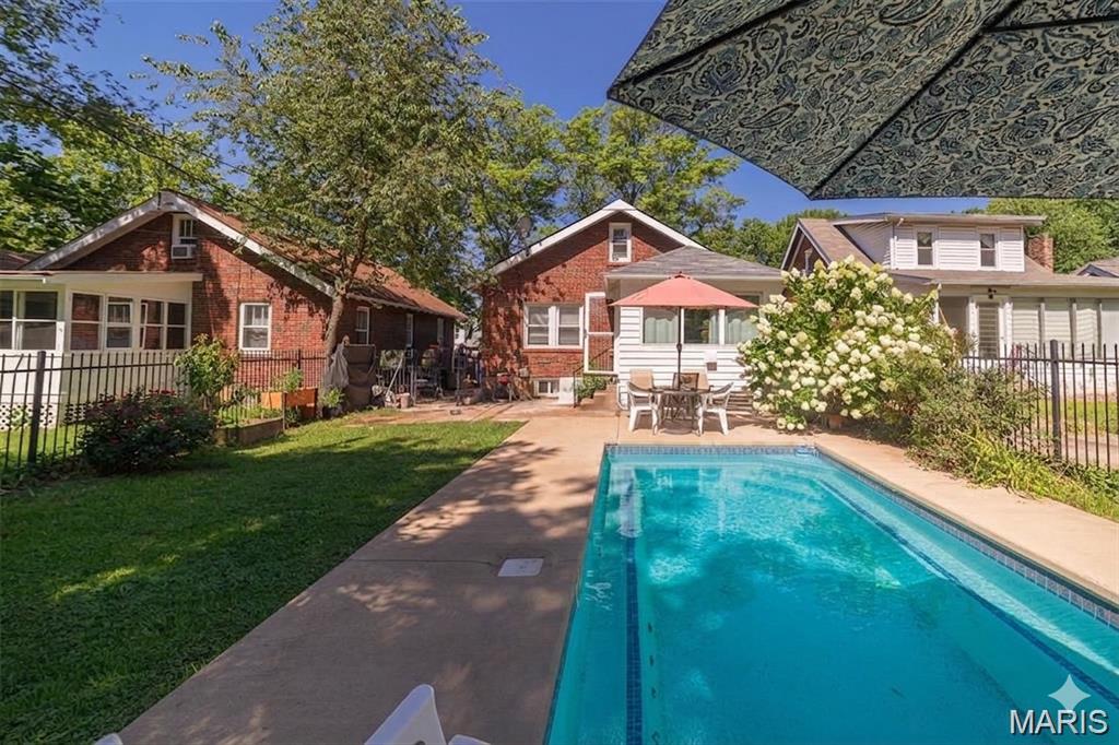 Laughlins Add To Sycamore Hills - Residential