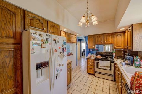 Tiny photo for 721 S Walker Street, Montgomery City, MO 63361 (MLS # 26030451)