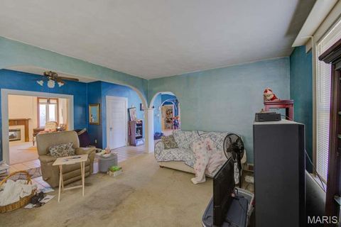 Tiny photo for 721 S Walker Street, Montgomery City, MO 63361 (MLS # 26030451)
