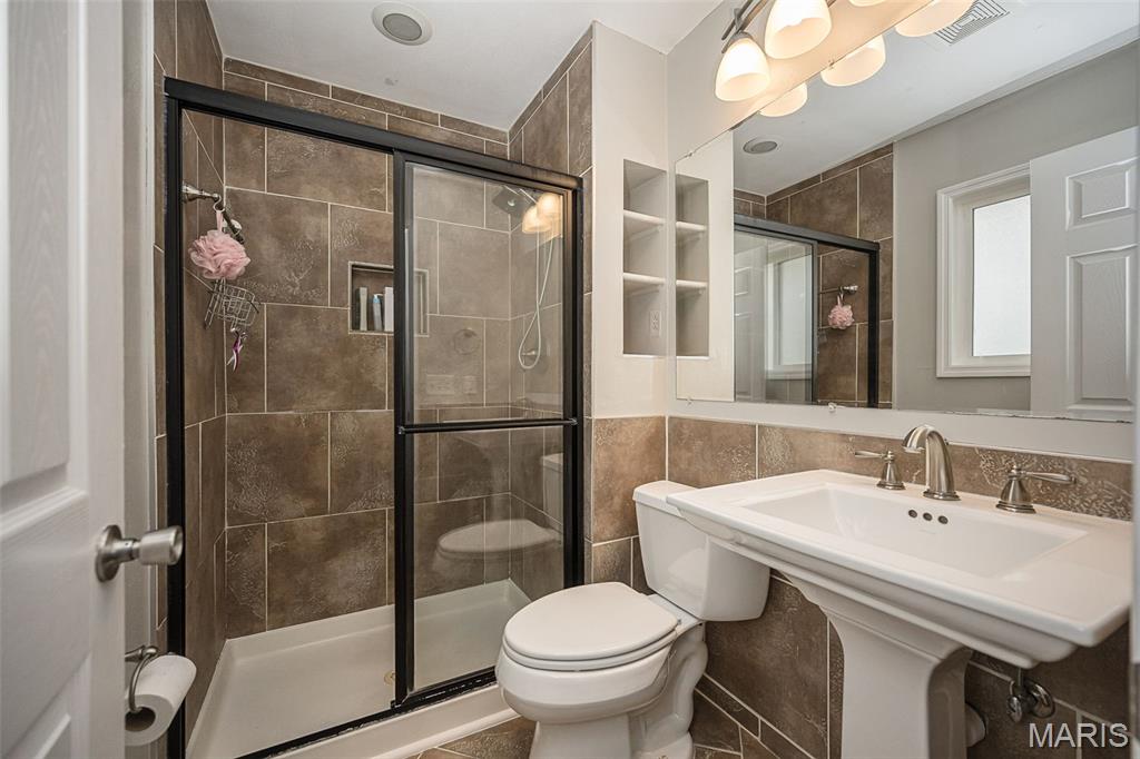 Elmwood Manor - Residential