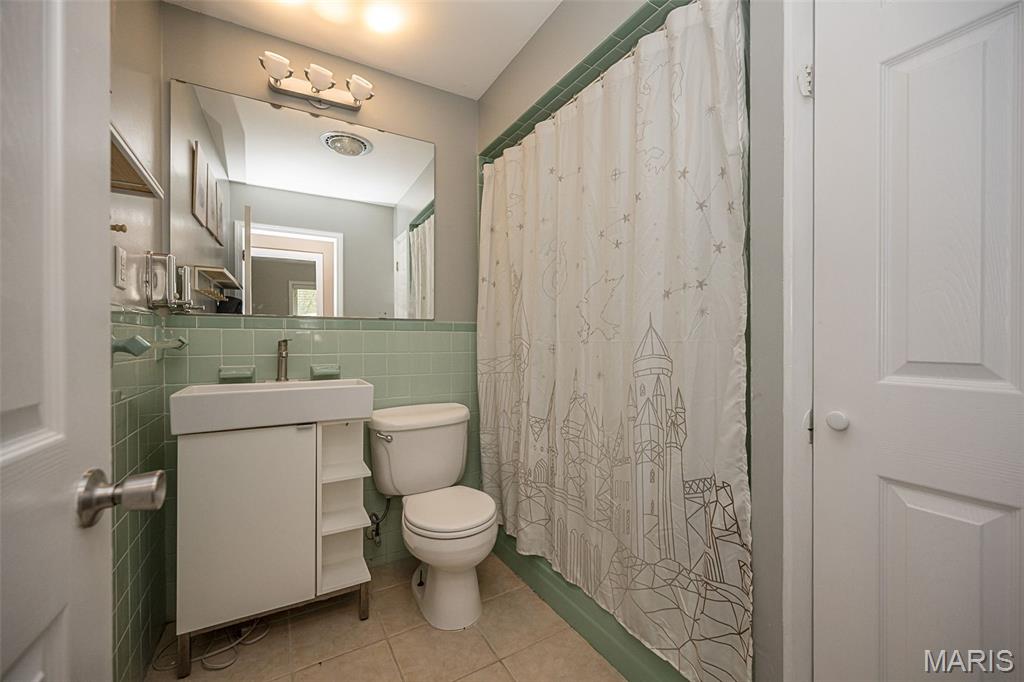 Elmwood Manor - Residential