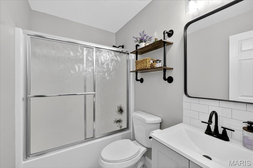 Pacific, Missouri 63069, United States, 3 Bedrooms Bedrooms, ,2 BathroomsBathrooms,Residential,Pending,183220