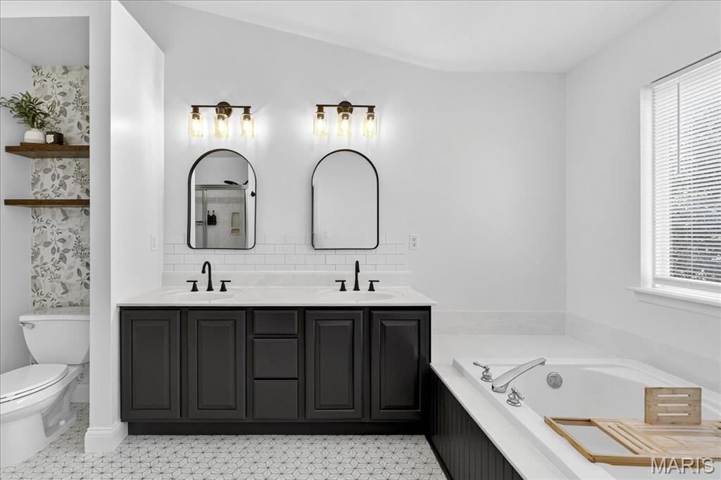 Pacific, Missouri 63069, United States, 3 Bedrooms Bedrooms, ,2 BathroomsBathrooms,Residential,Pending,183220