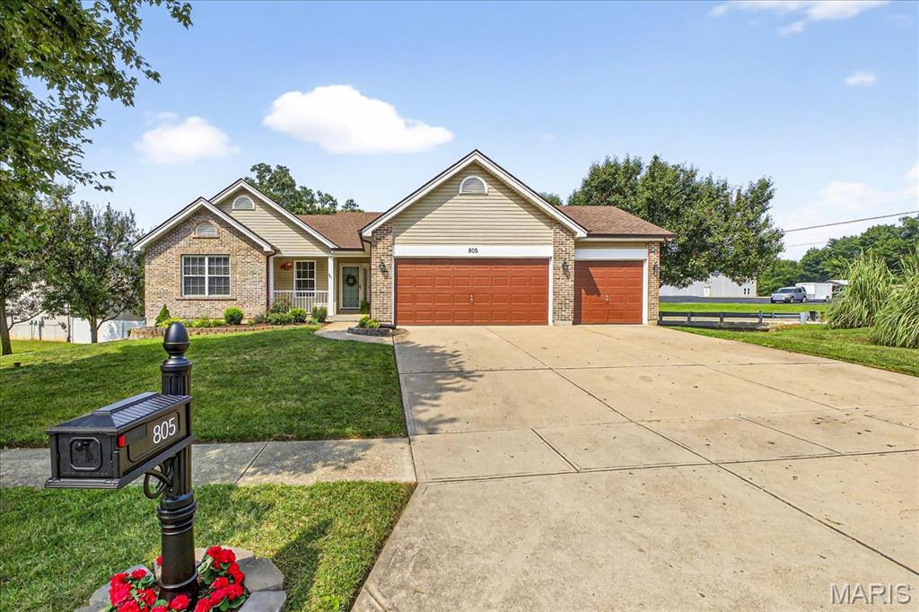 Pacific, Missouri 63069, United States, 3 Bedrooms Bedrooms, ,2 BathroomsBathrooms,Residential,Pending,183220