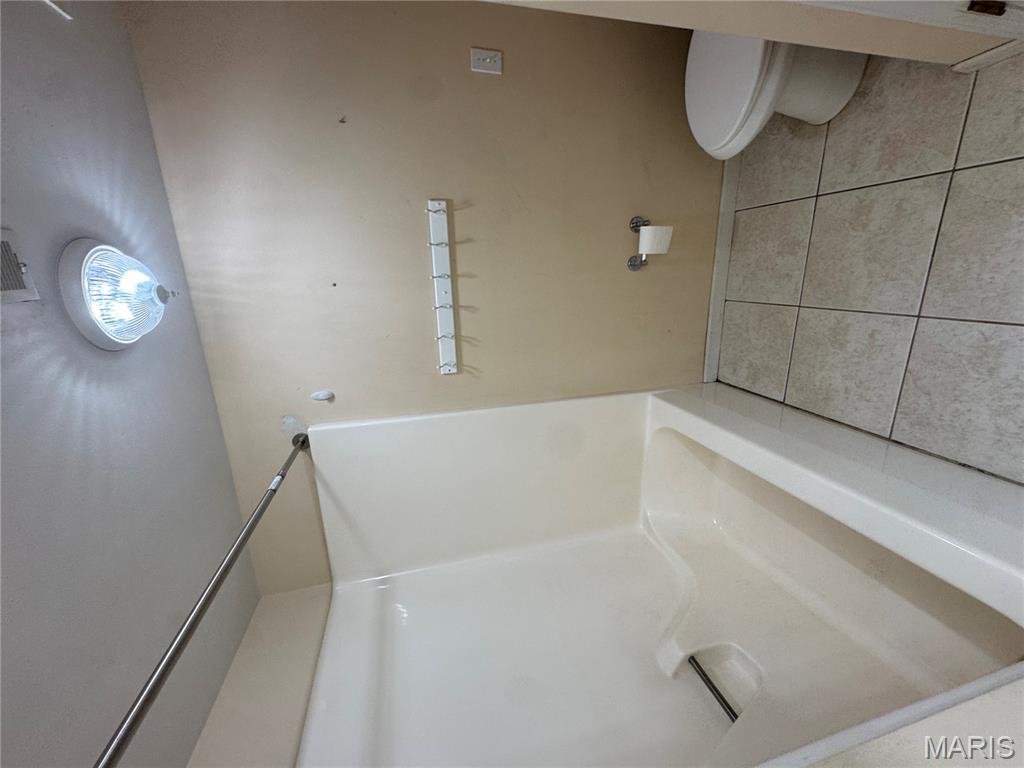 Devilla Trails Resub - Residential Lease