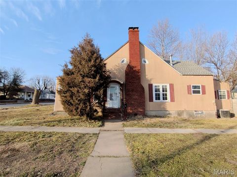 Photo of 801 N Central Avenue, Monett, MO 65708 (MLS # 26010422)