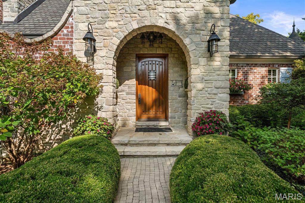 10 Ridgecreek Road
