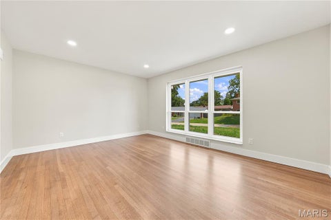 Tiny photo for 849 Charlesgate Drive, St Louis, MO 63132 (MLS # 26043779)